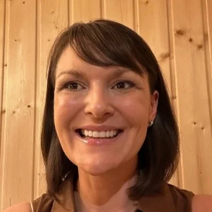 Photo of Deborah Schneider
